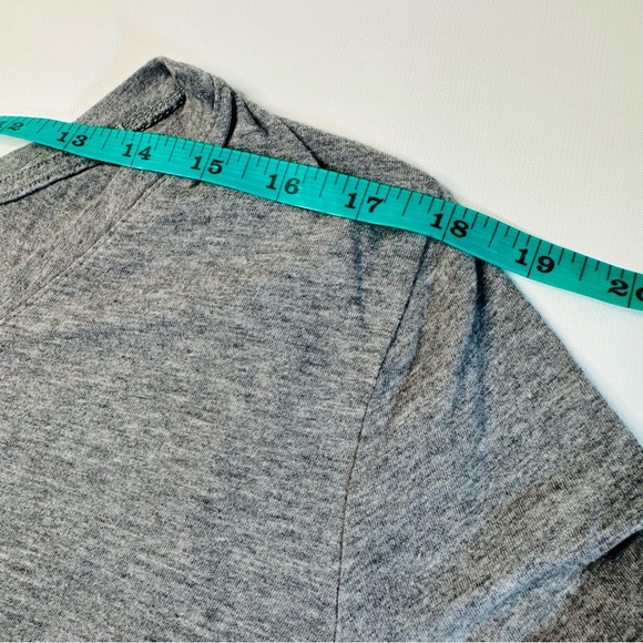 Ingrid and Isabel Maternity T Shirt Womens Large Grey VNeck Stretch Soft Comfort - Picture 8 of 10